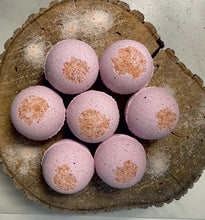 Load image into Gallery viewer, Grapefruit with Himalayan Salt Bath Bomb